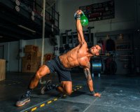 Met één kettlebell train je effectiever dan een uur gym