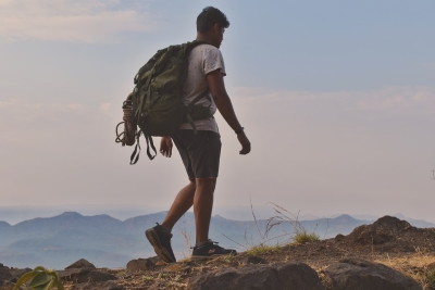 Rucking is de fitnesstrend van 2026 (en je hebt alleen een rugzak nodig)